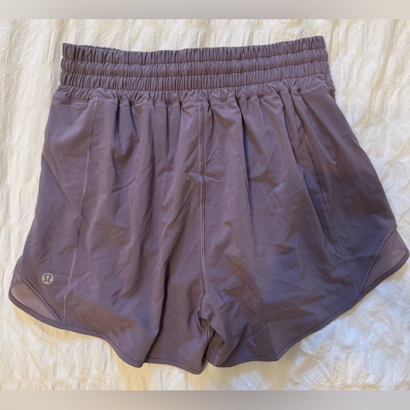 LULULEMON Purple 4 inch Hotty Hot Shorts size 6 - Picture 2 of 3